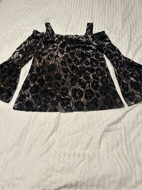 Frank Lyman Design Black and Gold Velvet Off-Shoulder Sparkle Top